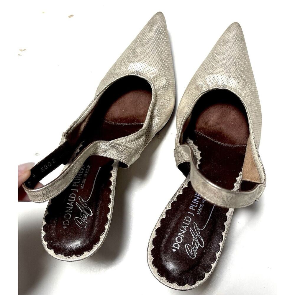 Donald J Pliner 9 Kitten Heel Pointy Heel Strap White Shiny Pearl Beauties